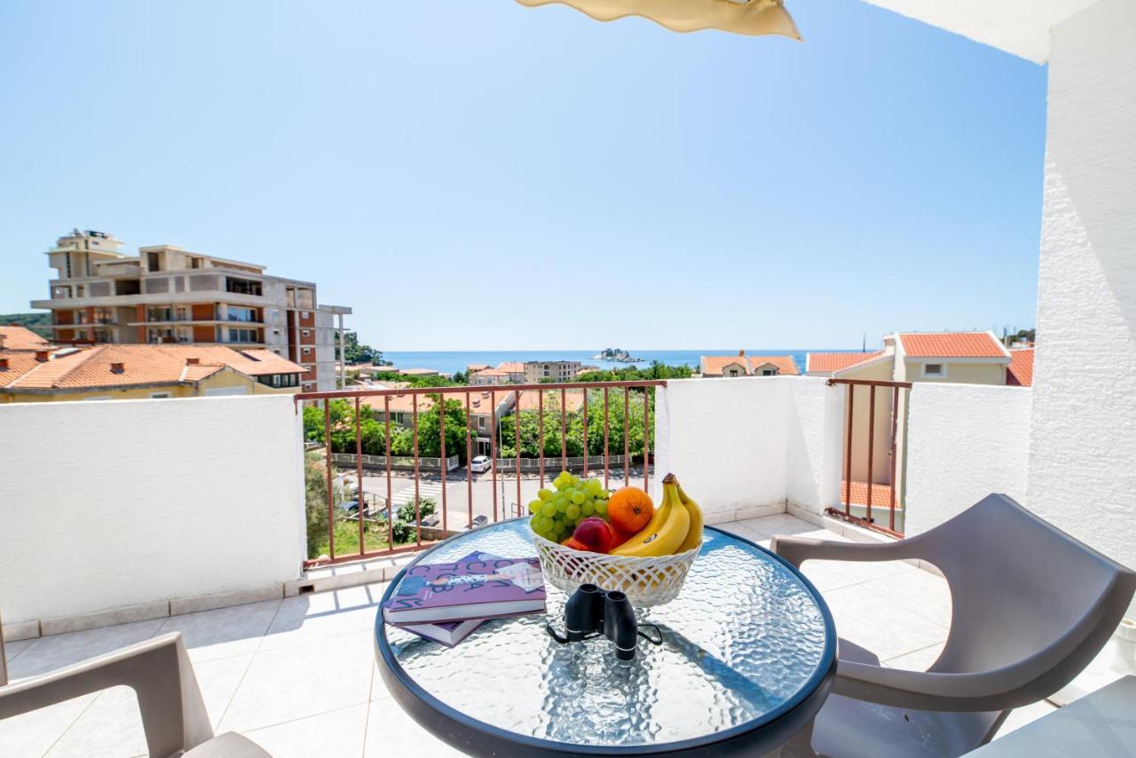 Apartments Vjera Petrovac Екстер'єр фото