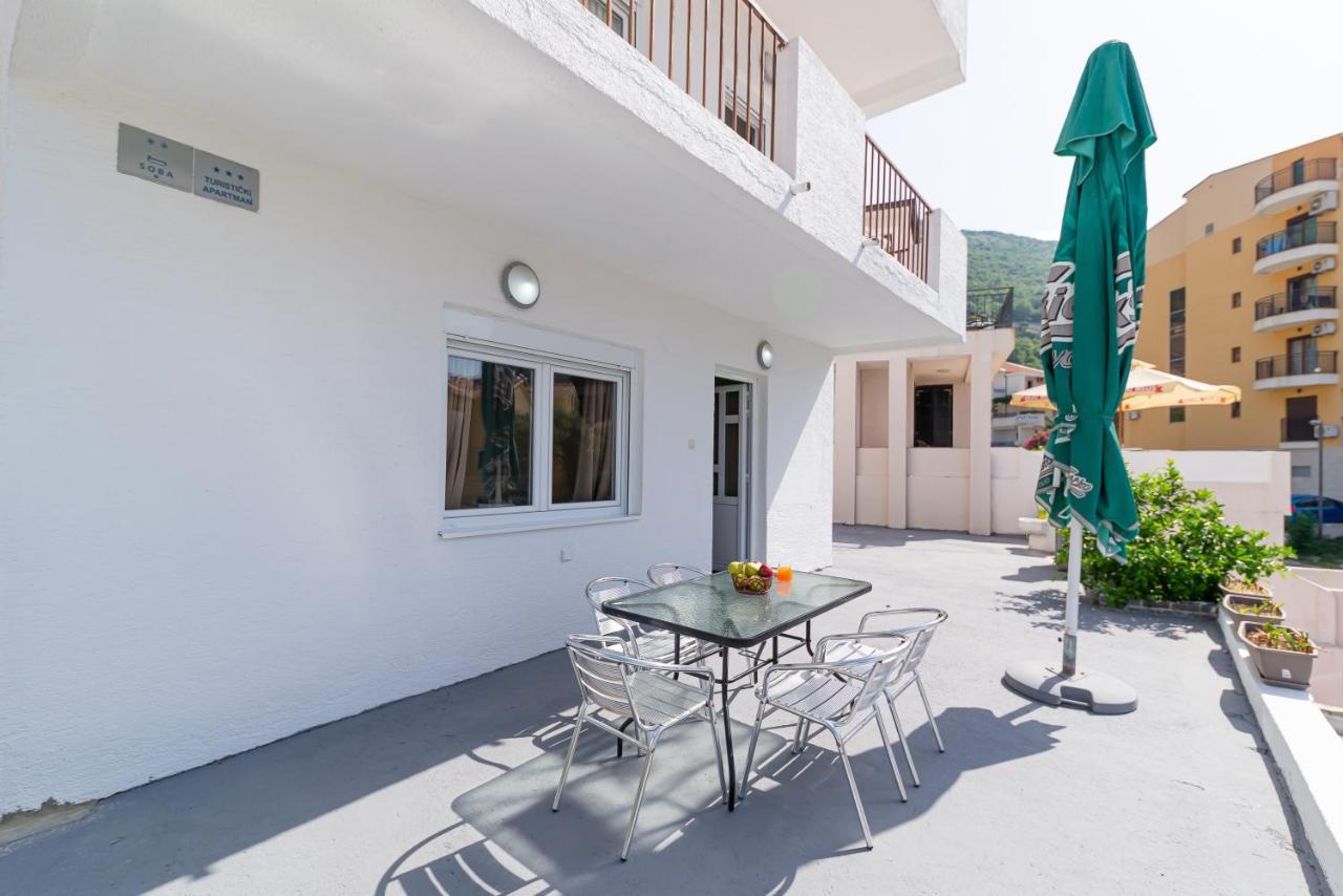 Apartments Vjera Petrovac Екстер'єр фото
