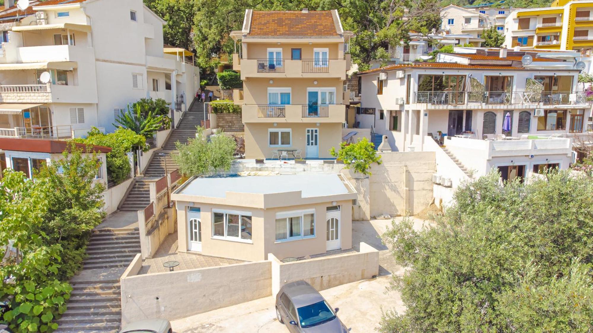 Apartments Vjera Petrovac Екстер'єр фото