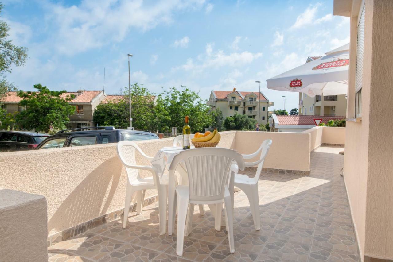 Apartments Vjera Petrovac Екстер'єр фото