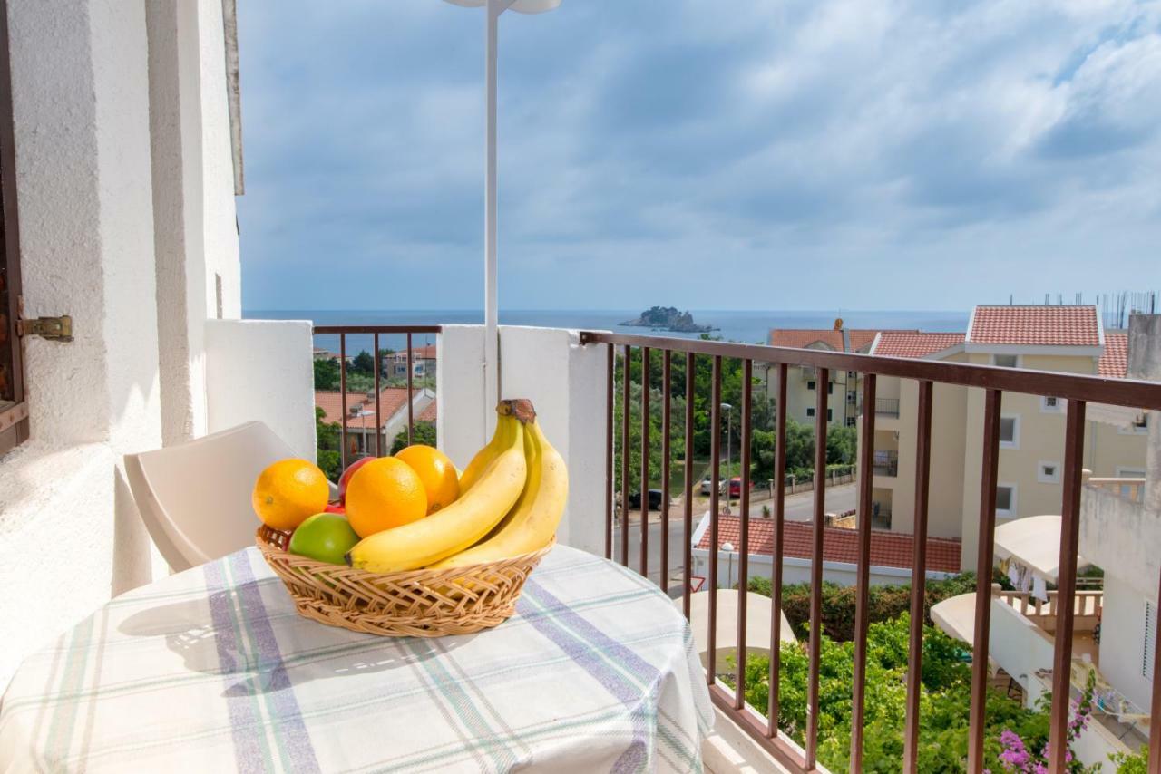 Apartments Vjera Petrovac Екстер'єр фото
