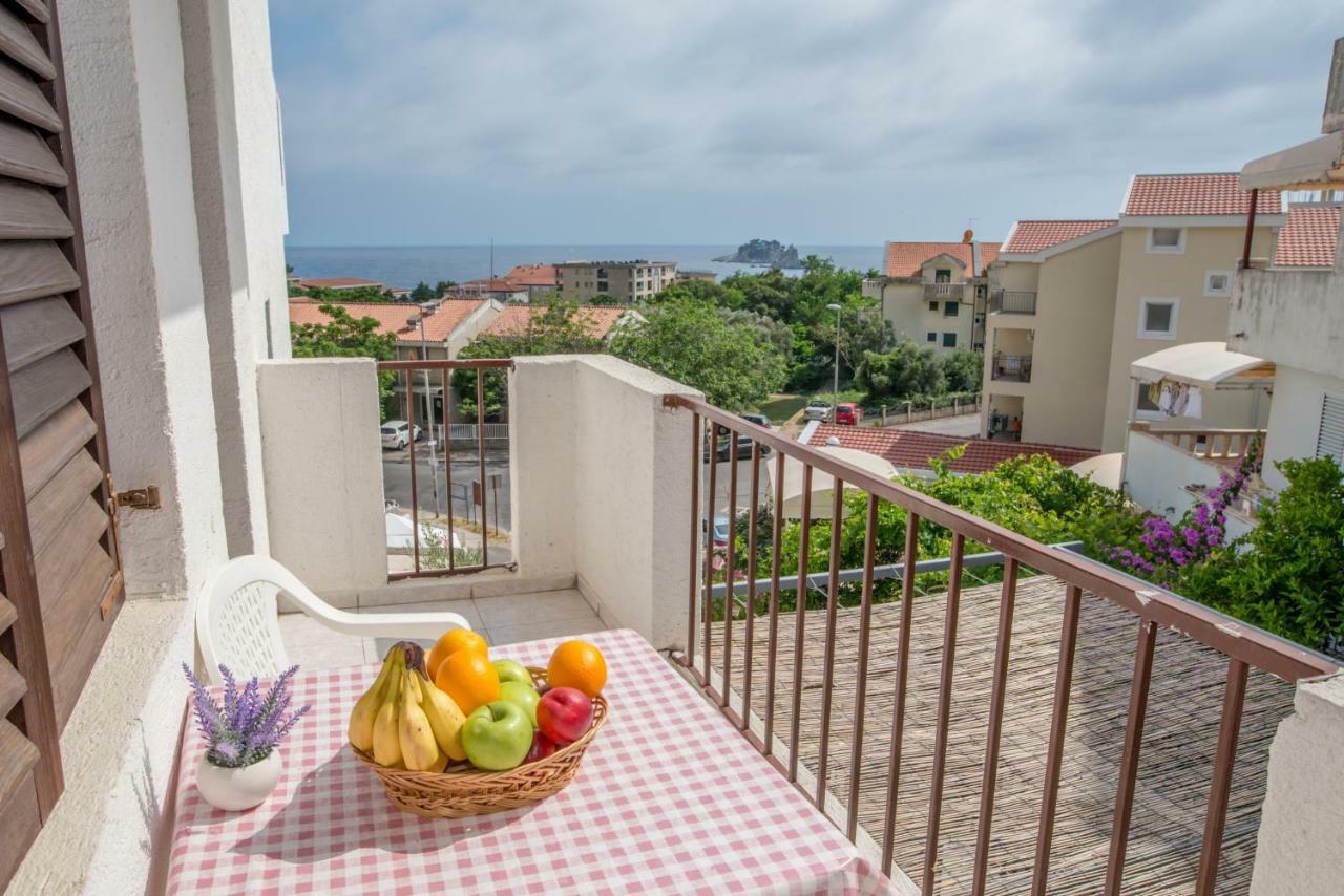 Apartments Vjera Petrovac Екстер'єр фото